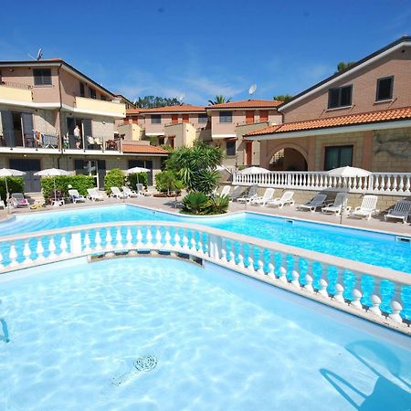 Residence Il Borgo Tortoreto Exterior foto