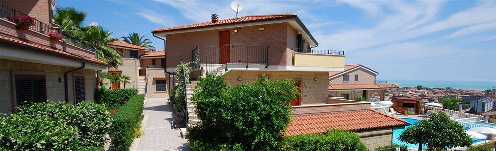 Residence Il Borgo Tortoreto Exterior foto
