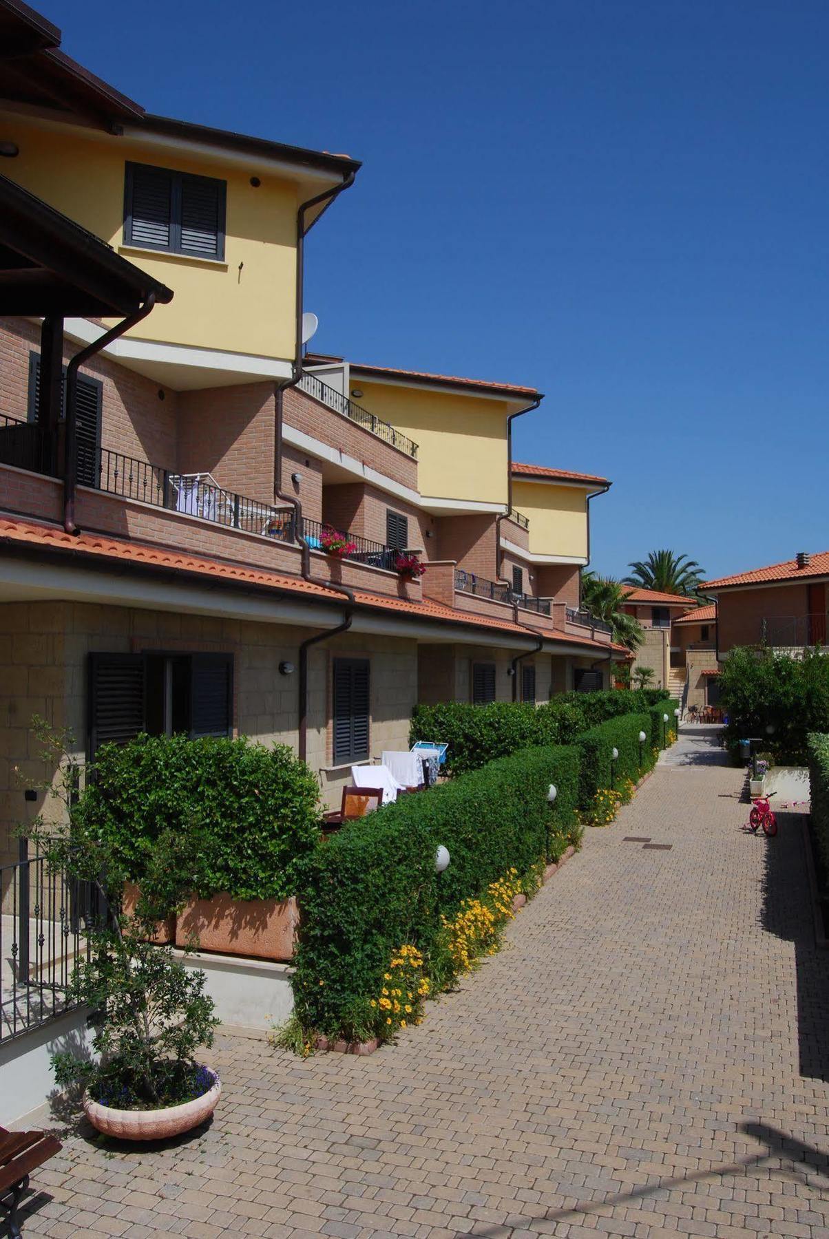 Residence Il Borgo Tortoreto Exterior foto