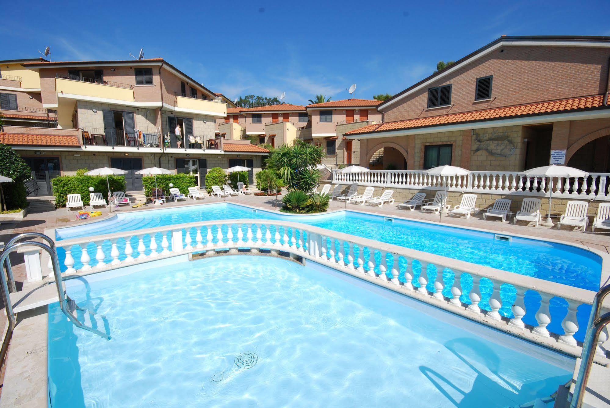 Residence Il Borgo Tortoreto Exterior foto